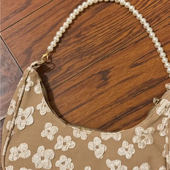 Floral Tan & Cream Floral Print Shoulder Bag with Pearl Chain Strap | NWT | - Picture 11 of 11